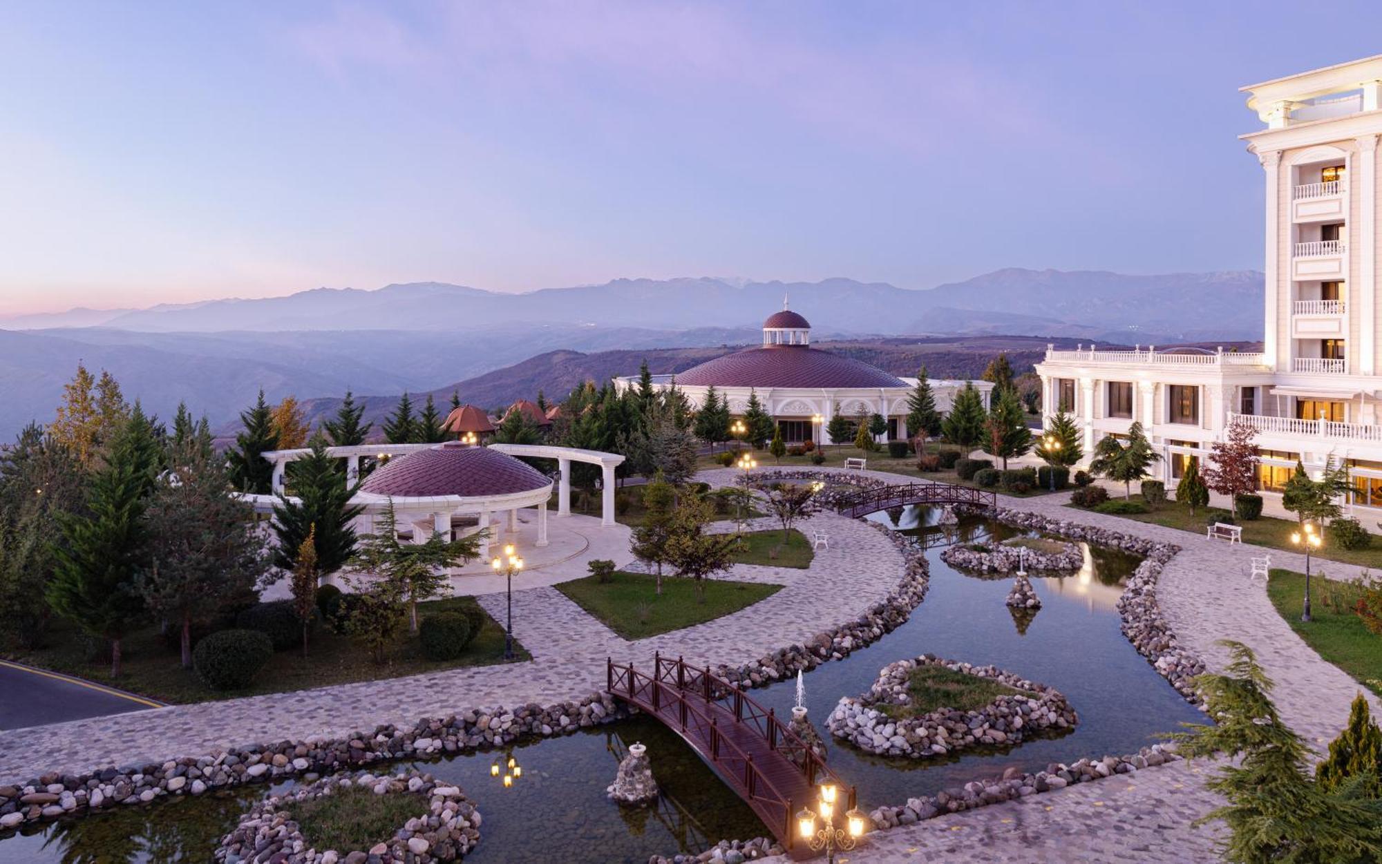 Shamakhi Palace Sharadil Seredil Eksteriør billede The campus of the University of Macedonia