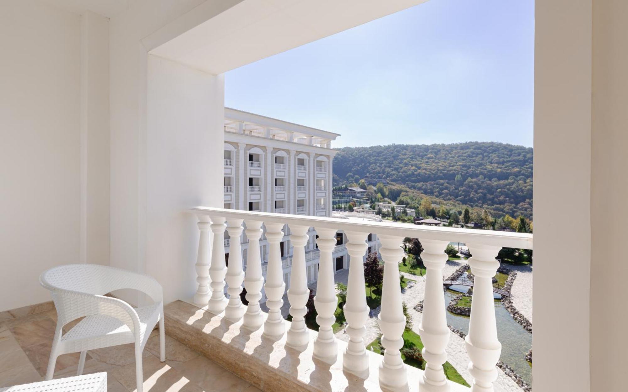 Shamakhi Palace Sharadil Seredil Eksteriør billede A balcony
